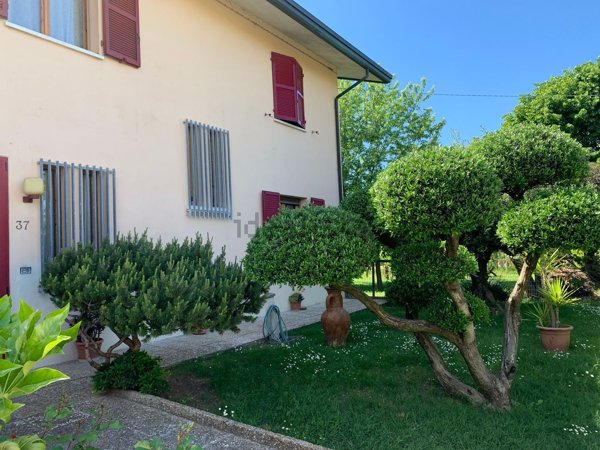 casa indipendente in vendita a Rimini in zona Spadarolo