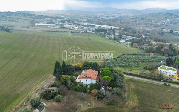 casa indipendente in vendita a Rimini in zona Gaiofana
