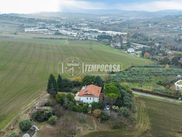 casa indipendente in vendita a Rimini in zona Gaiofana