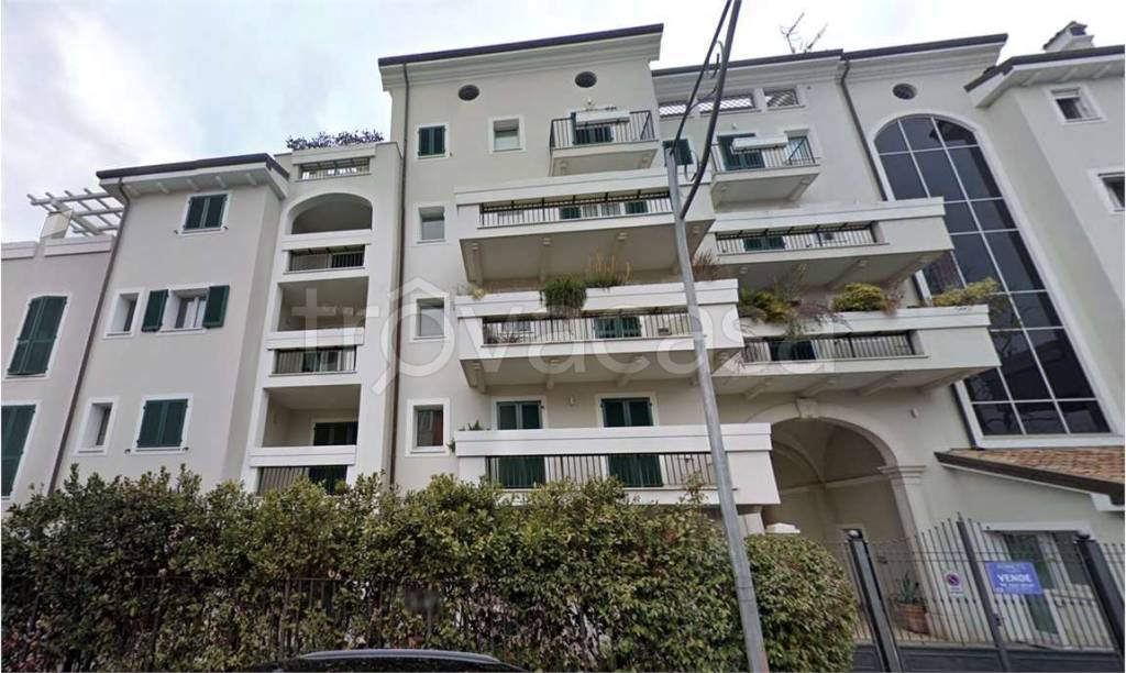 appartamento in vendita a Rimini in zona Marina Centro