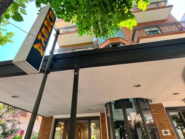 intera palazzina in vendita a Rimini in zona Rivazzurra