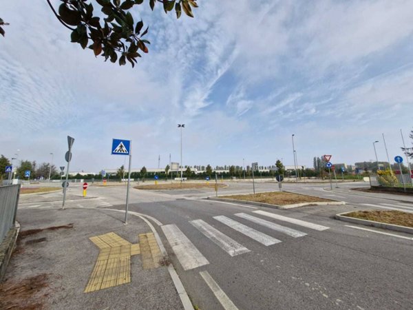 negozio in vendita a Rimini in zona Viserba