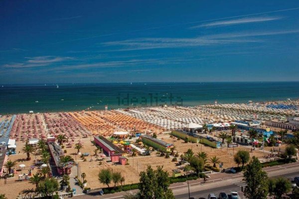 negozio in vendita a Rimini in zona Marina Centro
