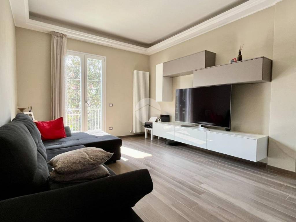 casa indipendente in vendita a Rimini in zona Lagomaggio