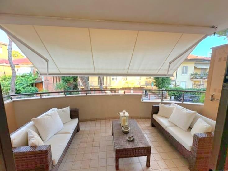 appartamento in vendita a Rimini in zona Marina Centro