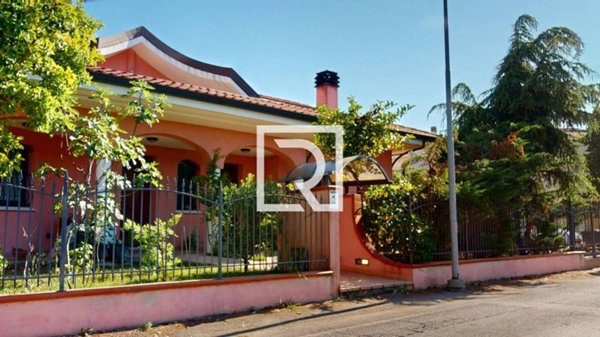 casa indipendente in vendita a Rimini in zona Viserba