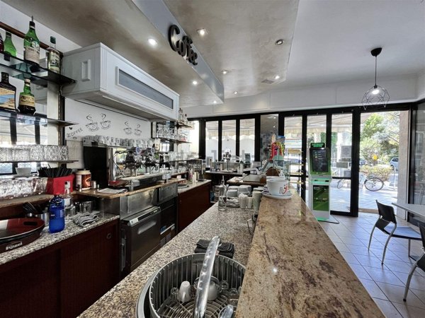 negozio in vendita a Rimini in zona San Giuliano a Mare