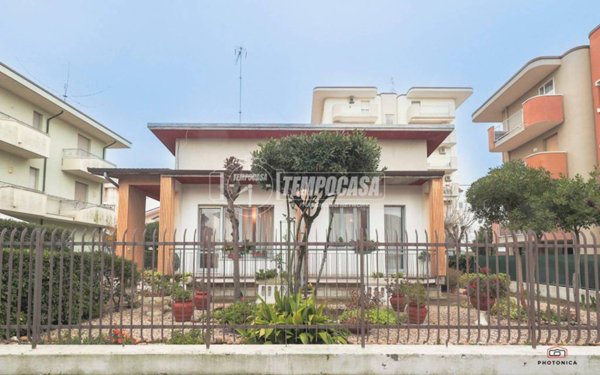 casa indipendente in vendita a Rimini in zona Torre Pedrera