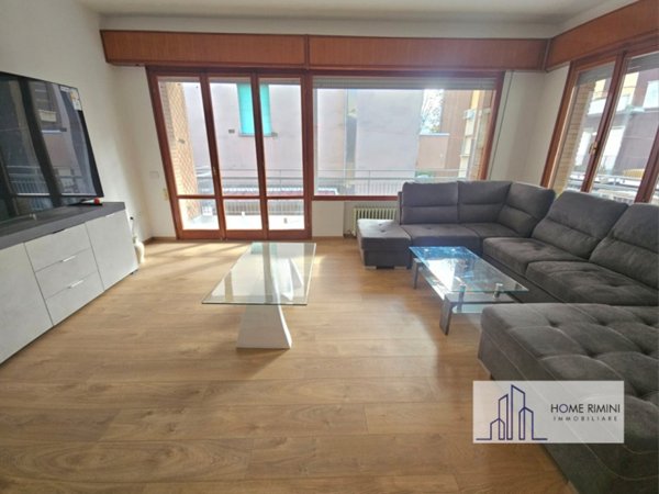 casa indipendente in vendita a Rimini in zona Viserba