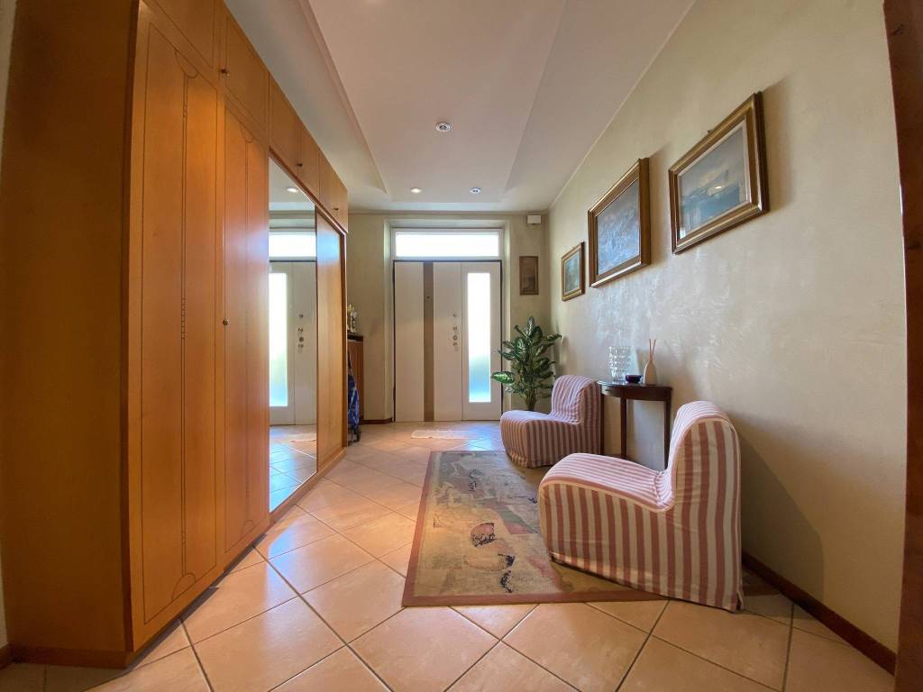 appartamento in vendita a Rimini in zona Marina Centro