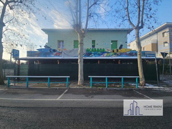 negozio in vendita a Rimini in zona Miramare di Rimini