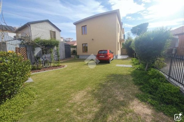 casa indipendente in vendita a Rimini in zona Viserba