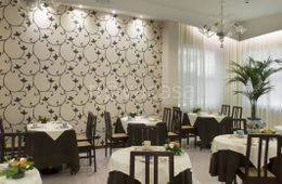 negozio in vendita a Rimini in zona Marina Centro