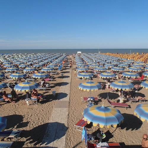 negozio in vendita a Rimini in zona Marebello