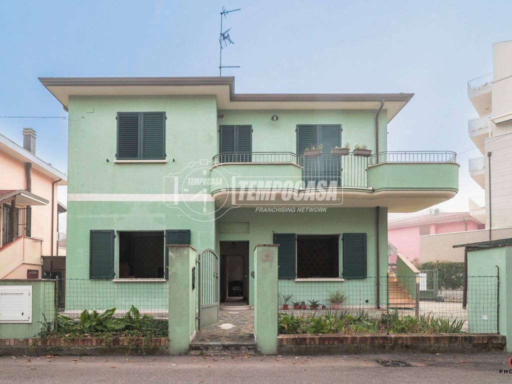 casa indipendente in vendita a Rimini