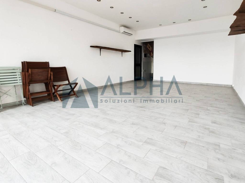 negozio in vendita a Rimini in zona Viserbella