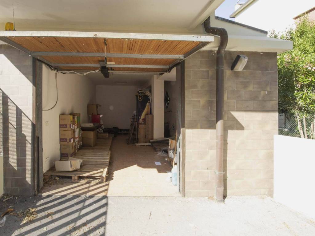 casa semindipendente in vendita a Rimini in zona Marina Centro