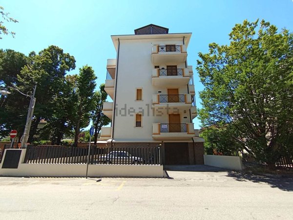 casa semindipendente in vendita a Rimini in zona Marina Centro