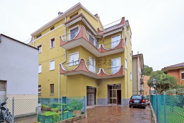 casa indipendente in vendita a Rimini