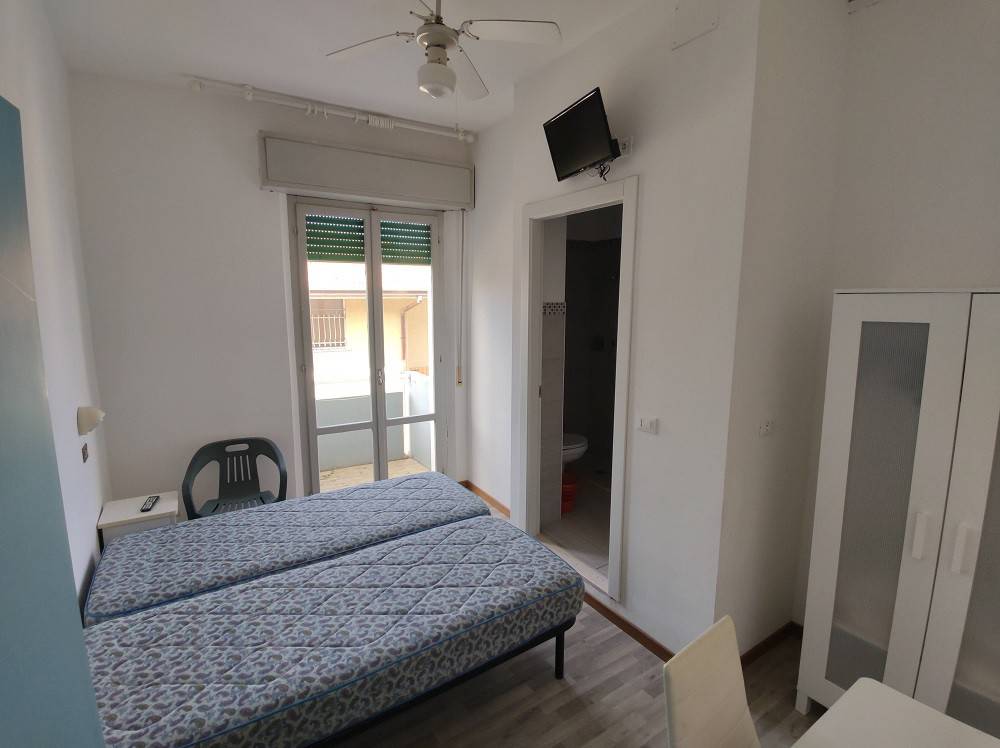 negozio in vendita a Rimini in zona Viserbella