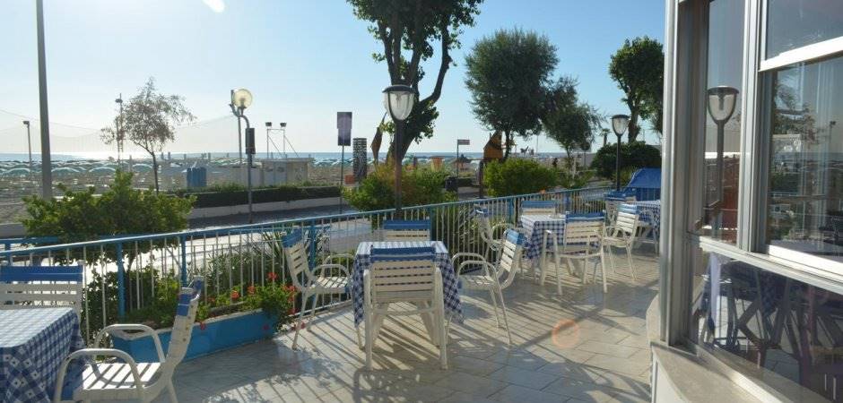 negozio in vendita a Rimini in zona Torre Pedrera