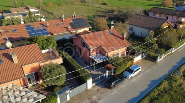 casa indipendente in vendita a Rimini in zona Viserbella