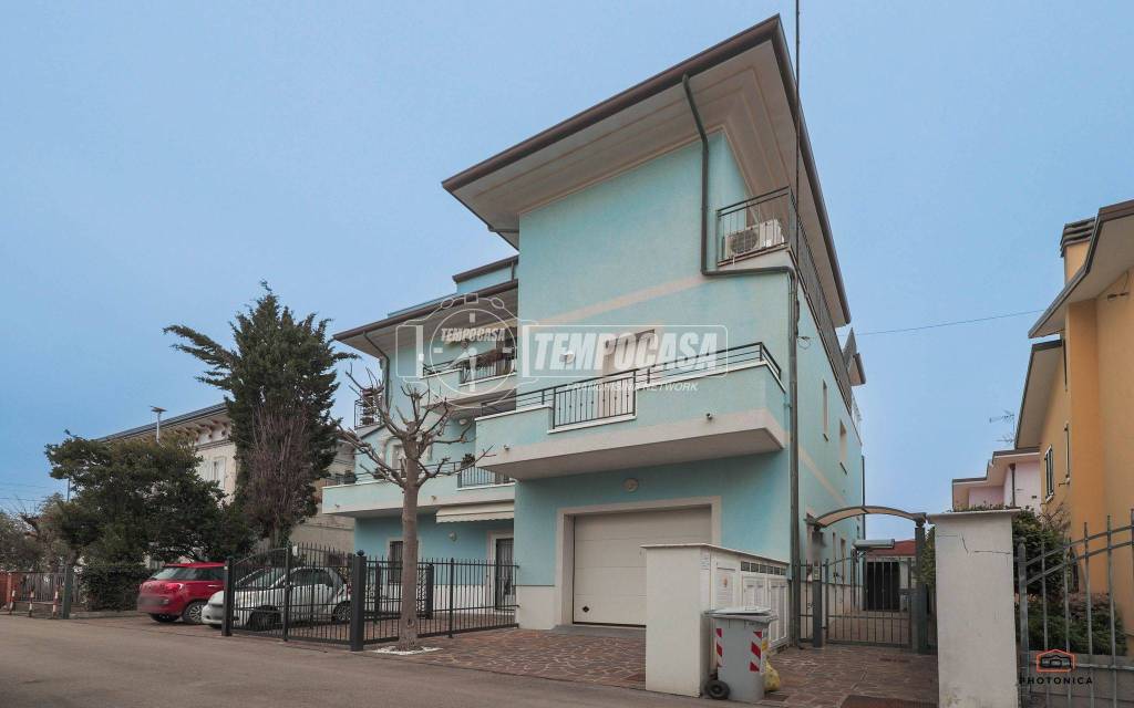 appartamento in vendita a Rimini in zona Viserbella