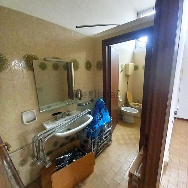 locale di sgombero in vendita a Rimini