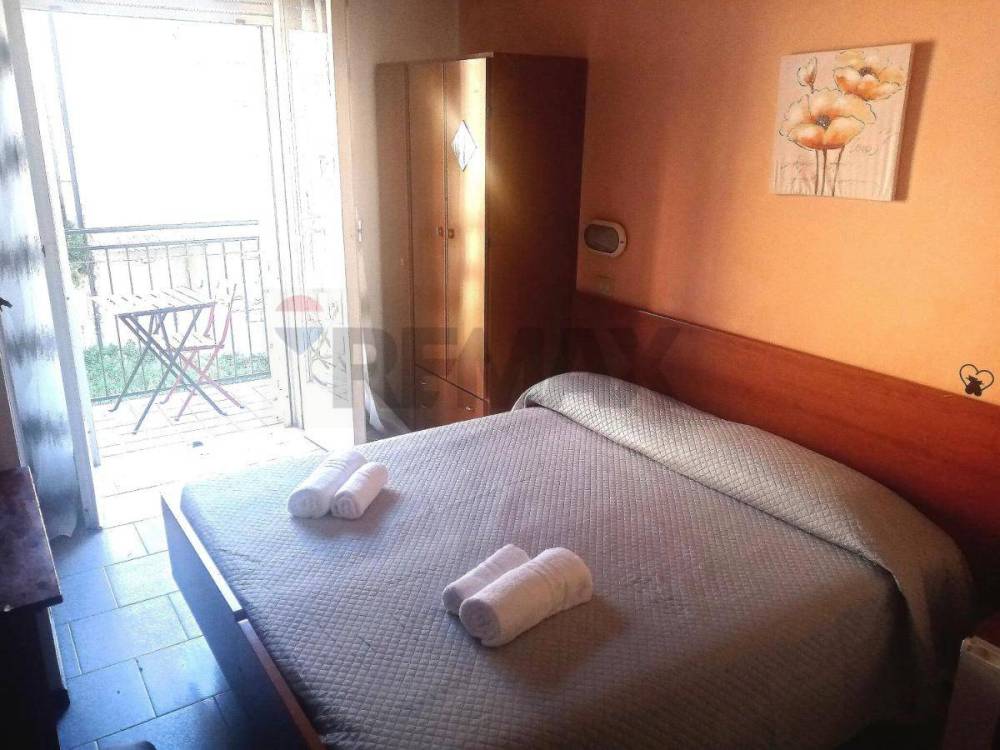 negozio in vendita a Rimini in zona Miramare di Rimini