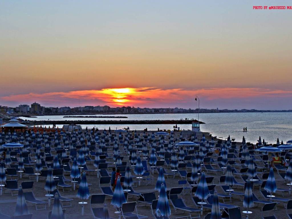 negozio in vendita a Rimini in zona San Giuliano a Mare
