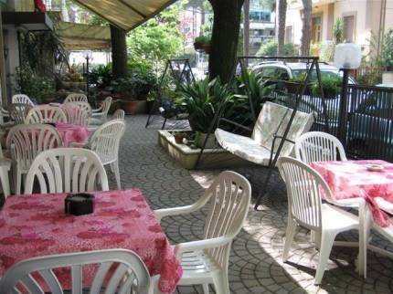 negozio in vendita a Rimini in zona Marina Centro