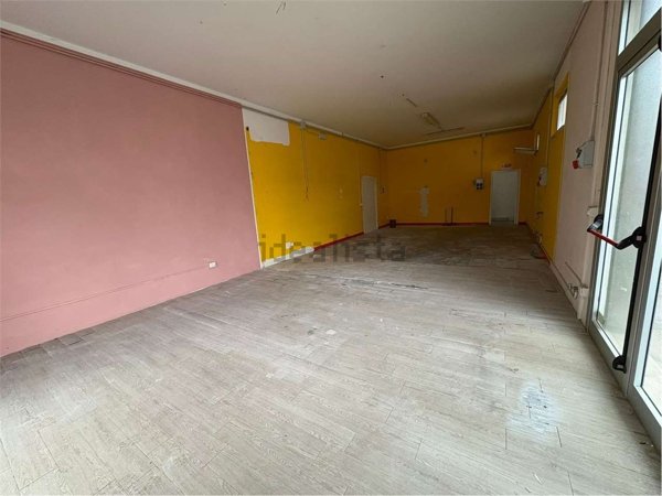 negozio in vendita a Rimini in zona Fiera Vecchia