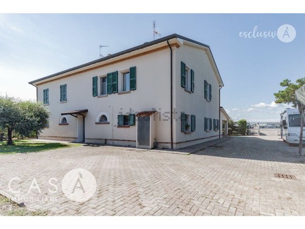 casa indipendente in vendita a Rimini in zona Viserbella