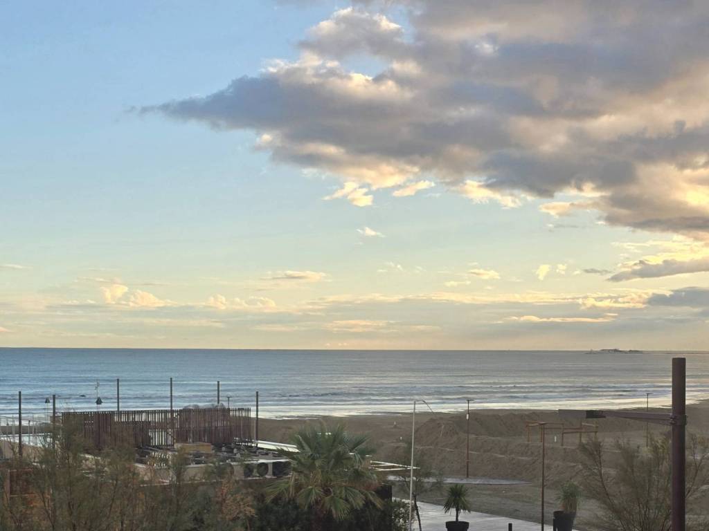 negozio in vendita a Rimini in zona Rivabella