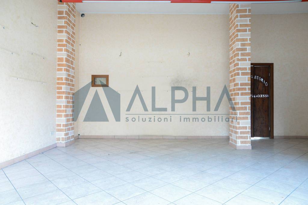 negozio in vendita a Rimini in zona Rivazzurra