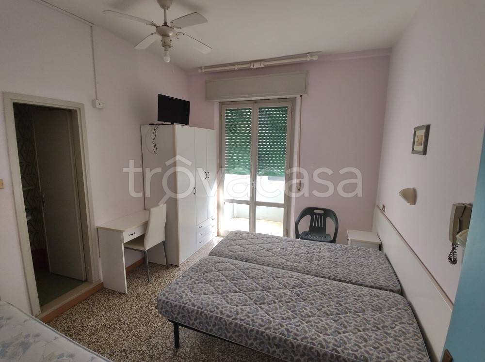 negozio in vendita a Rimini in zona Viserbella