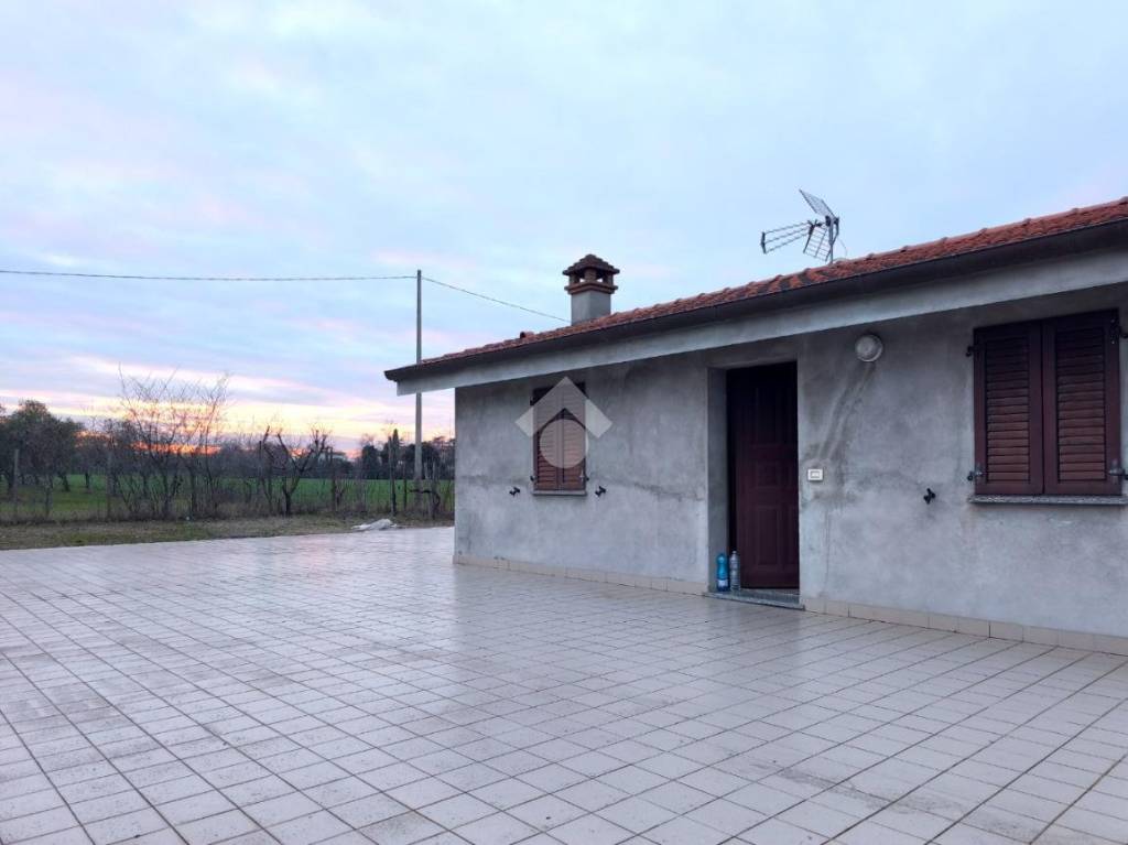 casa indipendente in vendita a Rimini in zona San Paolo