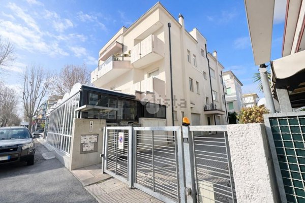appartamento in vendita a Rimini in zona Rivazzurra