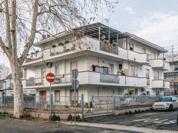 appartamento in vendita a Rimini in zona Miramare di Rimini
