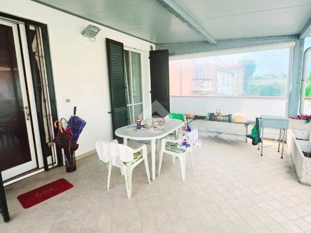 casa indipendente in vendita a Rimini in zona Viserba