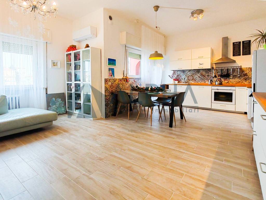 appartamento in vendita a Rimini in zona Marina Centro