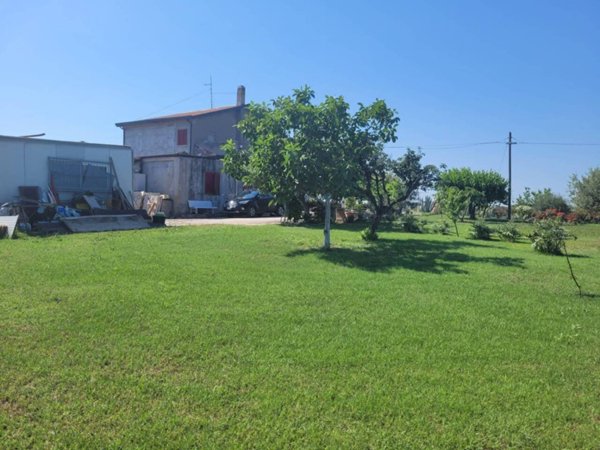 casa indipendente in vendita a Rimini in zona Gaiofana