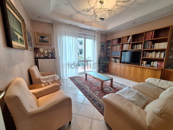 appartamento in vendita a Rimini in zona Marina Centro