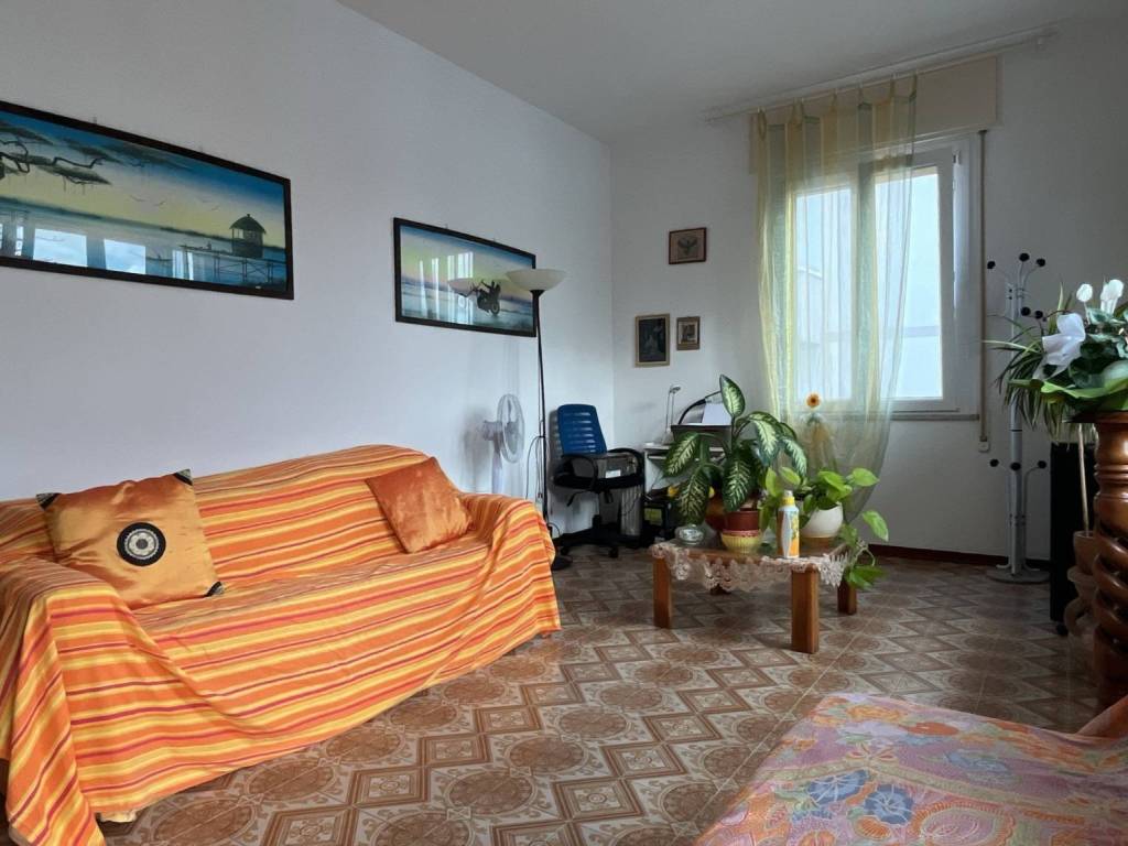 appartamento in vendita a Rimini in zona Miramare di Rimini