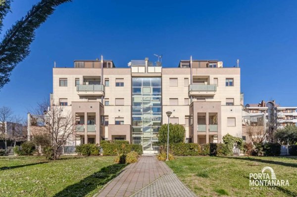 appartamento in vendita a Rimini in zona Marebello