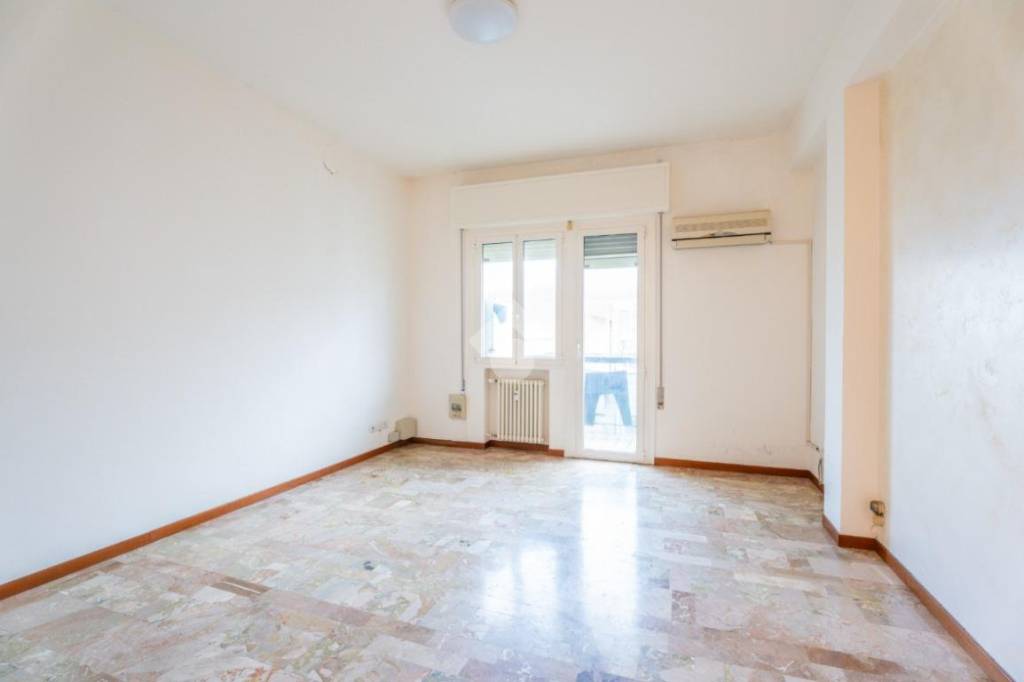 appartamento in vendita a Rimini in zona Marina Centro