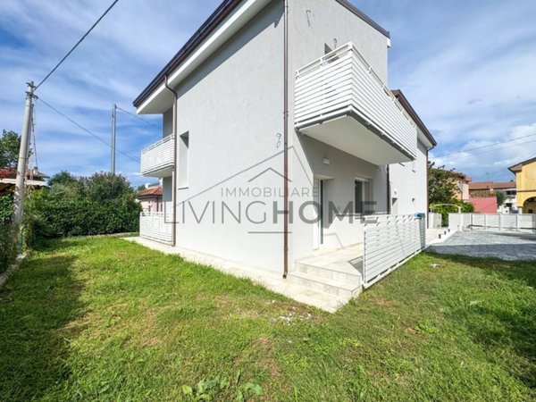 casa indipendente in vendita a Rimini in zona Vergiano