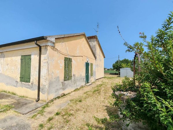 casa indipendente in vendita a Rimini in zona Viserbella