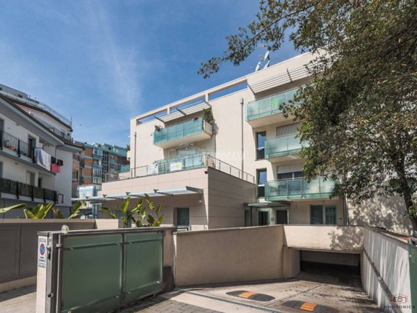 appartamento in vendita a Rimini in zona Marina Centro