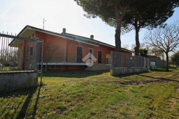 casa indipendente in vendita a Rimini in zona Gaiofana